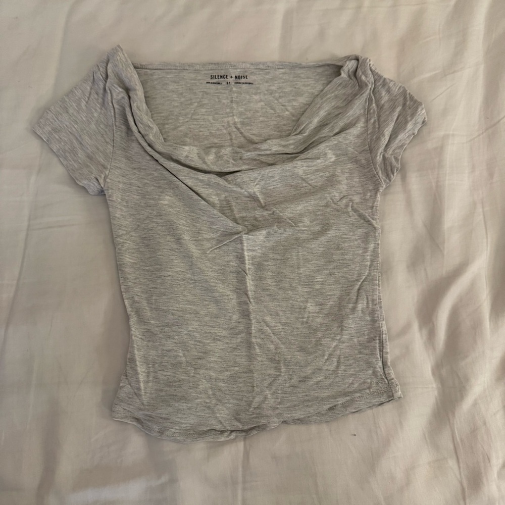Silence + Noise Light Gray Short Sleeve Top